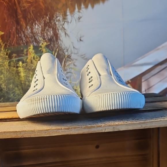 Hurley Off-White Casual Slip-Ons - Picture 11 of 16